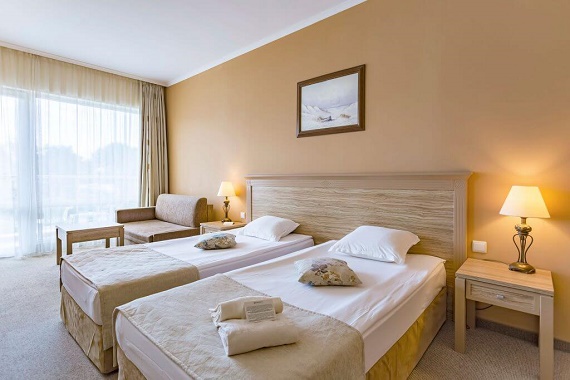 Cameră dublă Premium cu vedere la piscină hotel Evrika Sunny Beach, Bulgaria