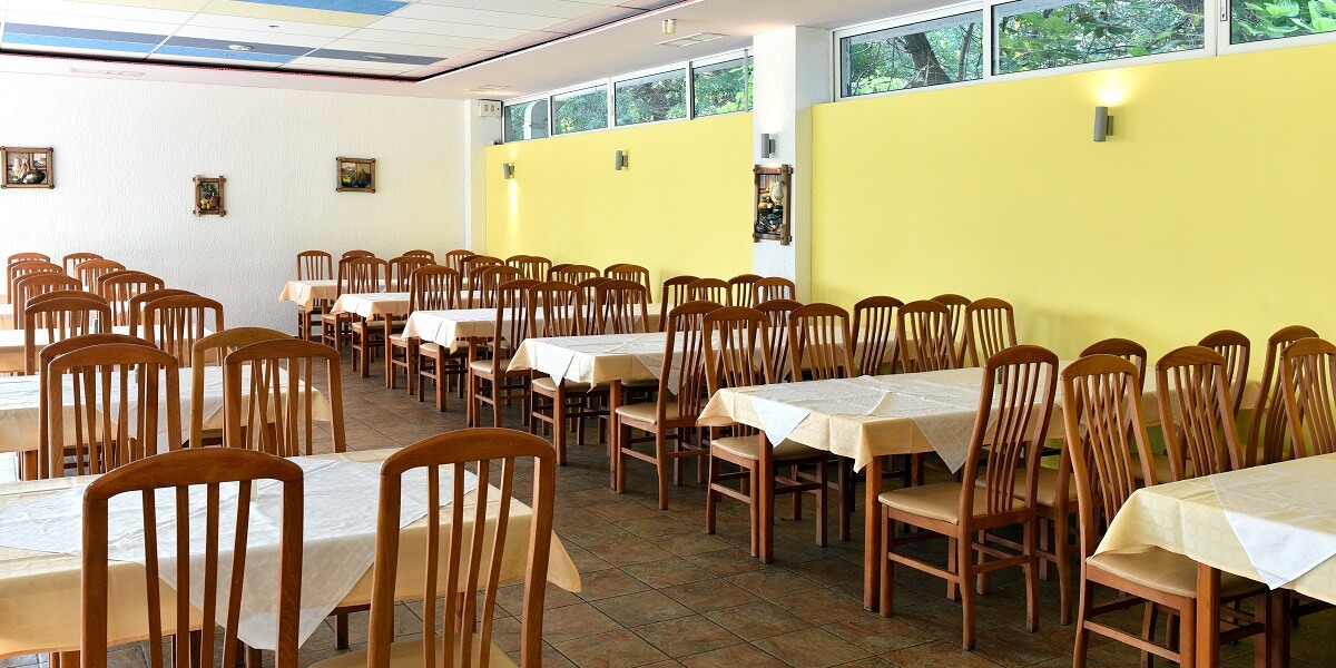 Imagine cu restaurantul hotelului Com din Albena Bulgaria