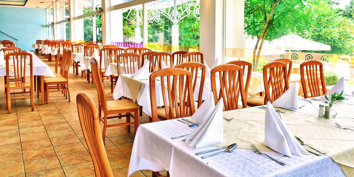Imagine cu restaurantul hotelului Com din Albena Bulgaria