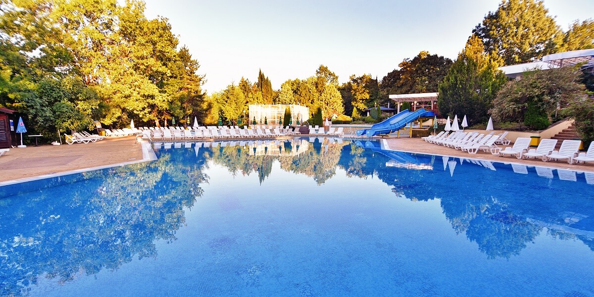 Imagine cu piscina hotelului Com din Albena Bulgaria
