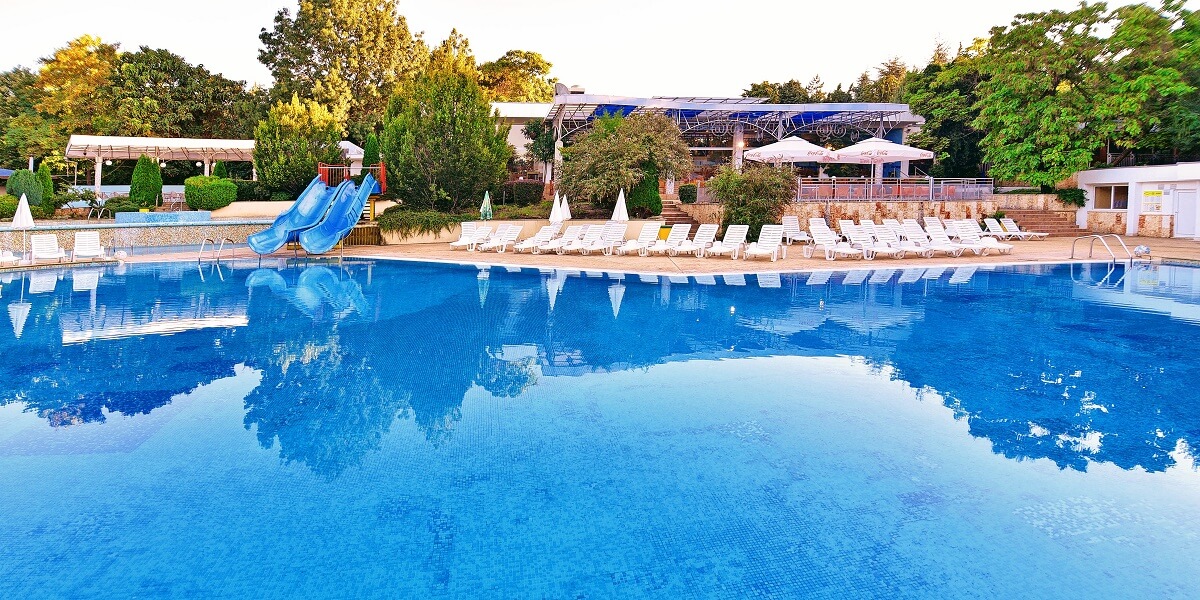 Imagine cu piscina hotelului Com din Albena Bulgaria