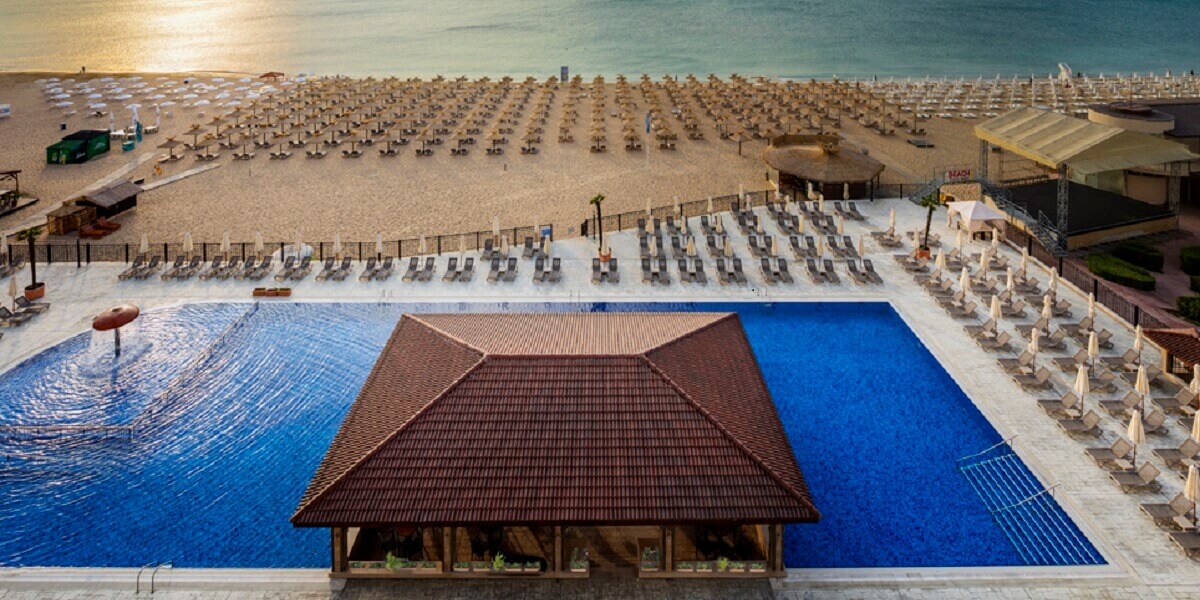 Piscină exterioară hotel Admiral din Nisipurile de Aur, Bulgaria