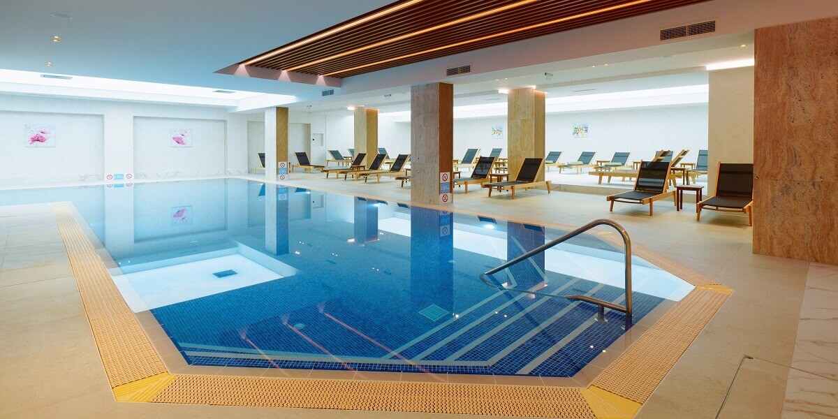 Piscină interioară hotel Admiral din Nisipurile de Aur, Bulgaria