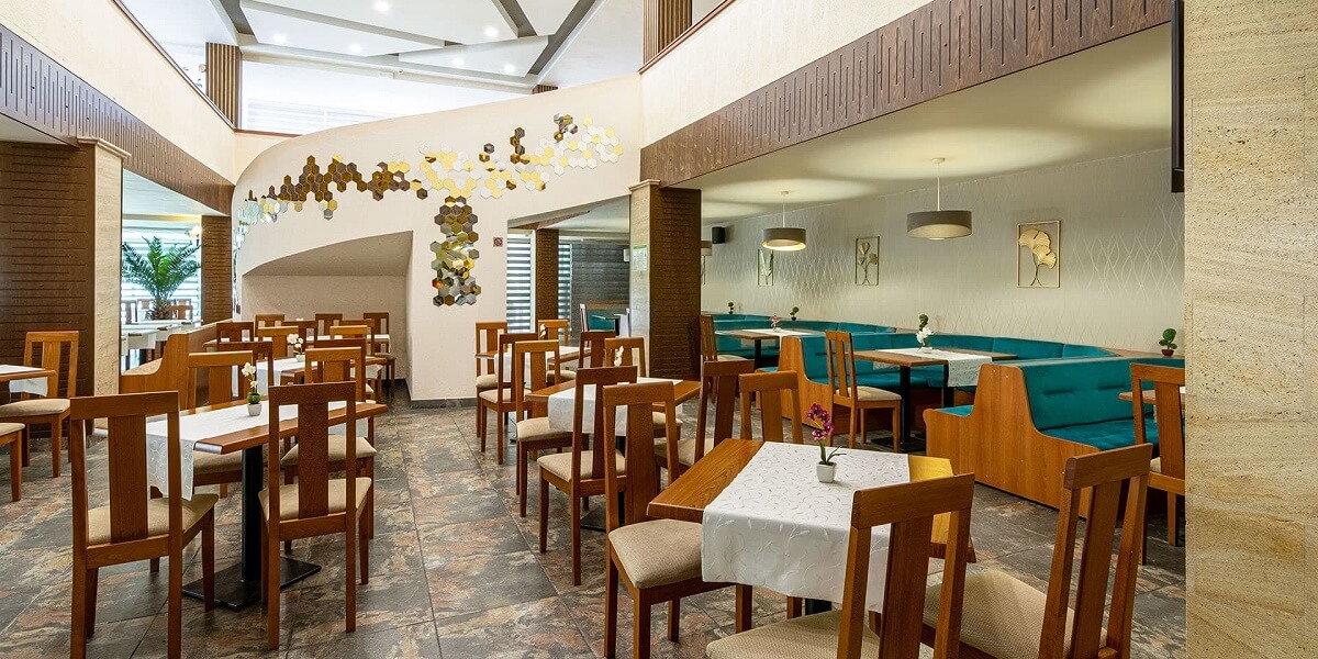 Restaurant hotelului BSA Gradina din Nisipurile de Aur, Bulgaria