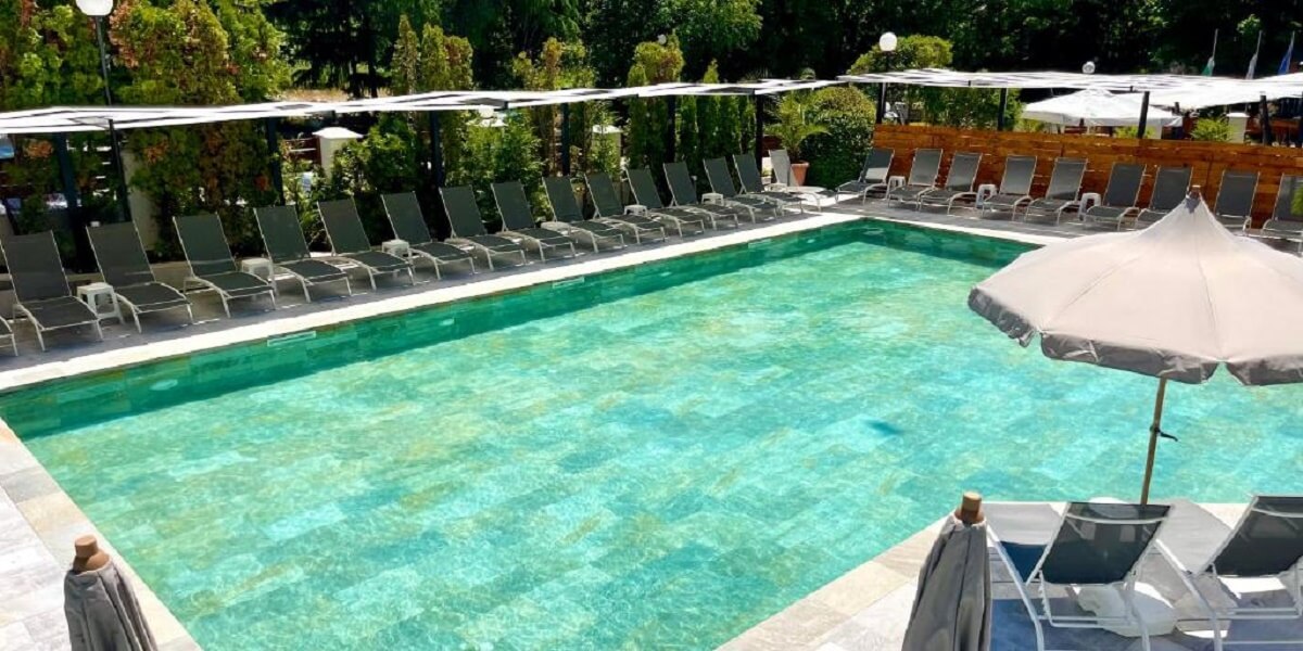 Piscină exterioară hotelul BSA Gradina din Nisipurile de Aur, Bulgaria