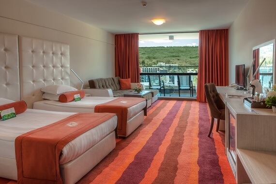 Camera superioara vedere la mare hotel International Nisipurile de Aur, Bulgaria