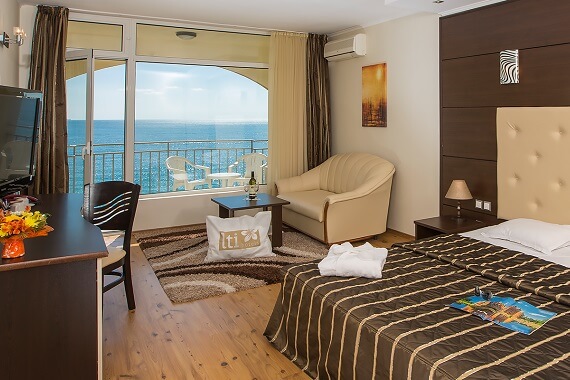 Camera dubla superioara hotel Vemara Beach Nisipurile de Aur, Bulgaria